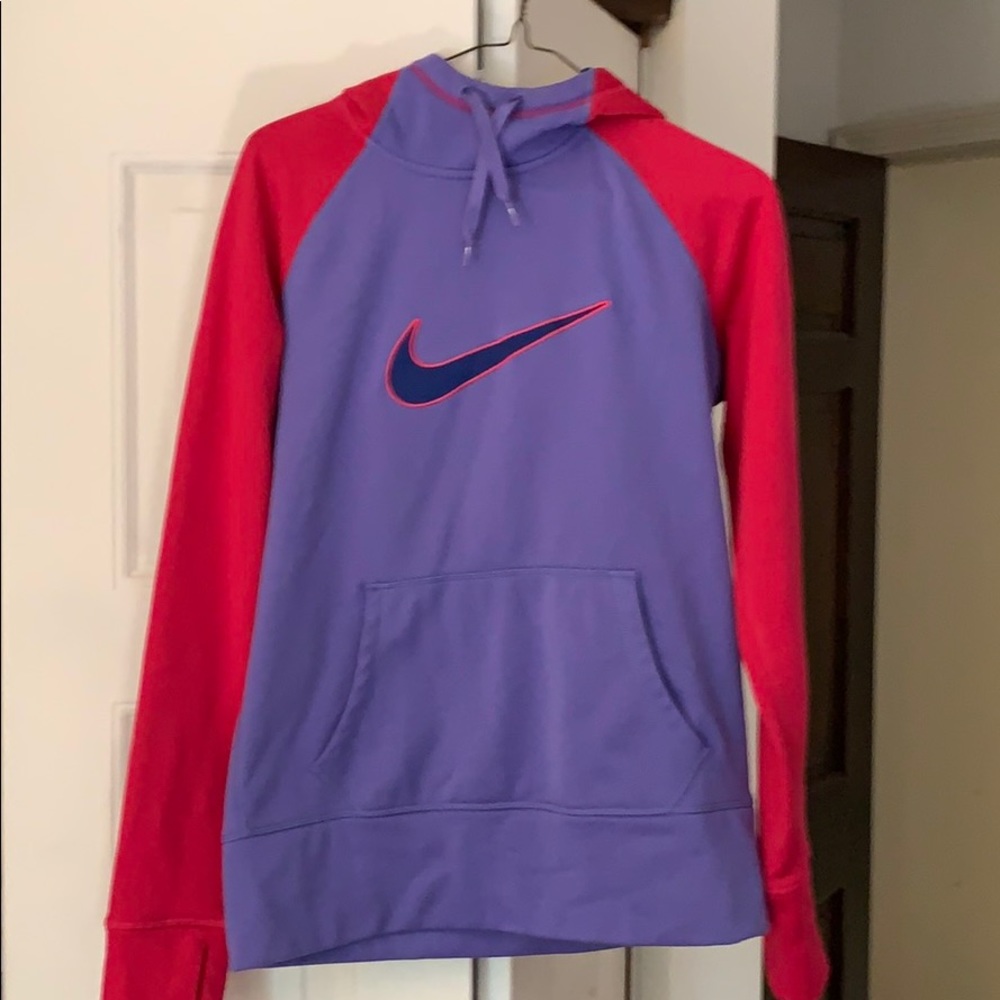 Nike Woman’s Therma Fit